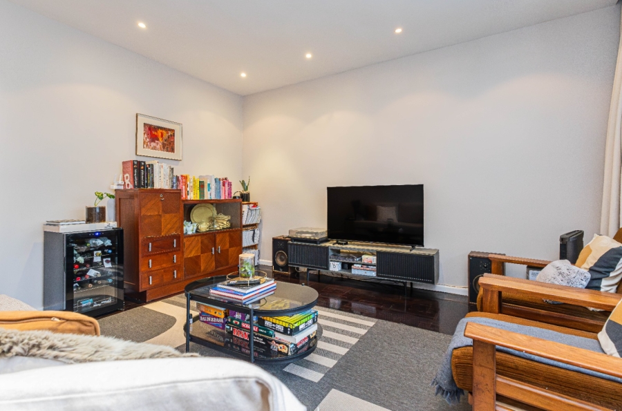 To Let 2 Bedroom Property for Rent in Sea Point Western Cape